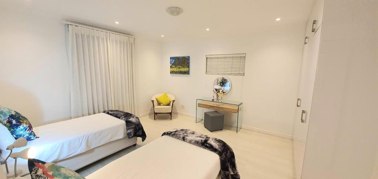 Villa Parisienne Modern Guest House Cape Town Exterior photo